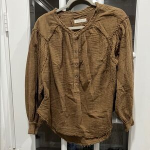 We The Free Brown Tan 3/4 Sleeve Buttoned Blouse